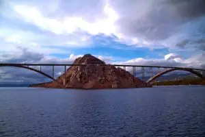 Le isole più belle della Croazia, Il ponte di Krk
