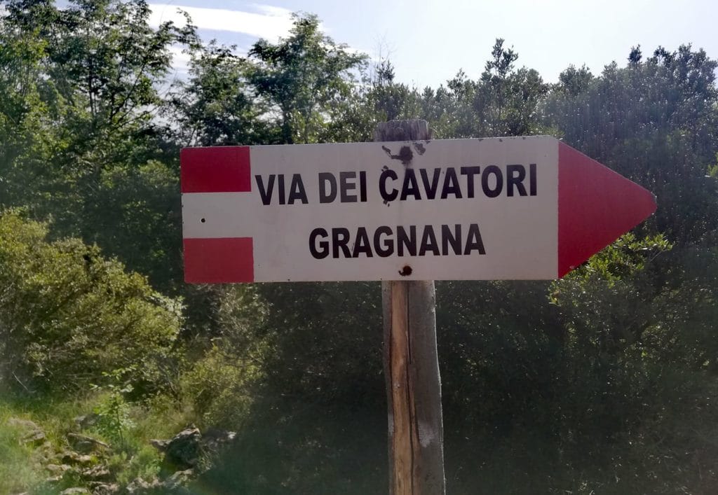 Via dei cavatori, sentiero innesto Gragnana Monte d'Arma