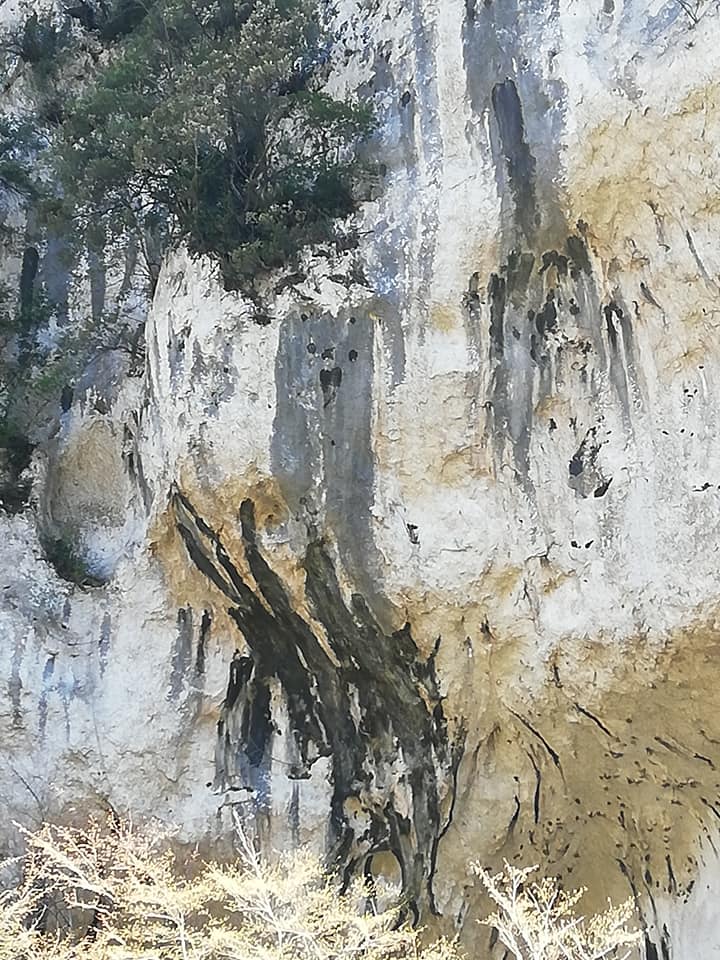 La parete di Candalla famosa per le arrampicate