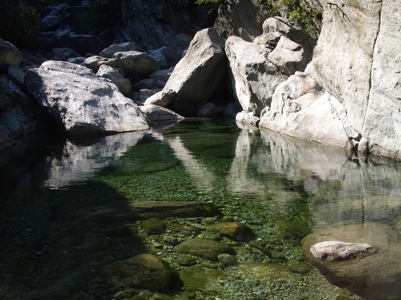 Torrente Fer, al primo posto nella classifica delle più belle piscine naturali in Italia