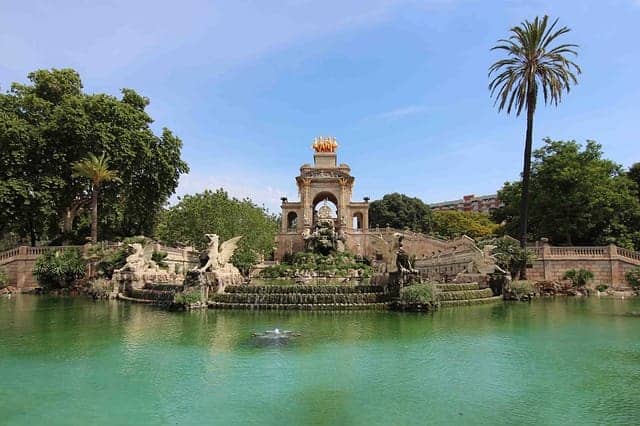 Cosa vedere a Barcellona, laghetto del Parc de la Ciutadella