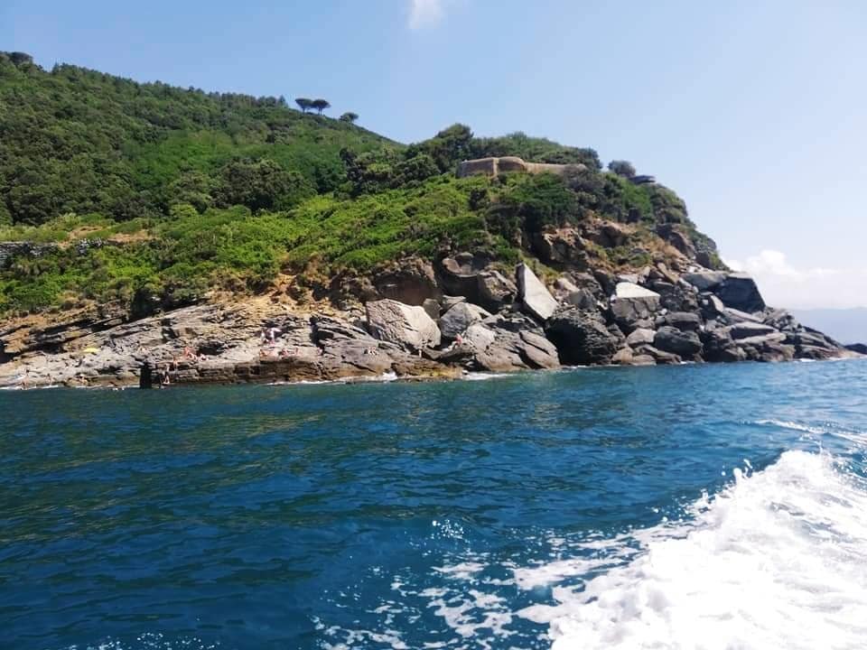 Punta Bianca, Liguria, vista dal mare