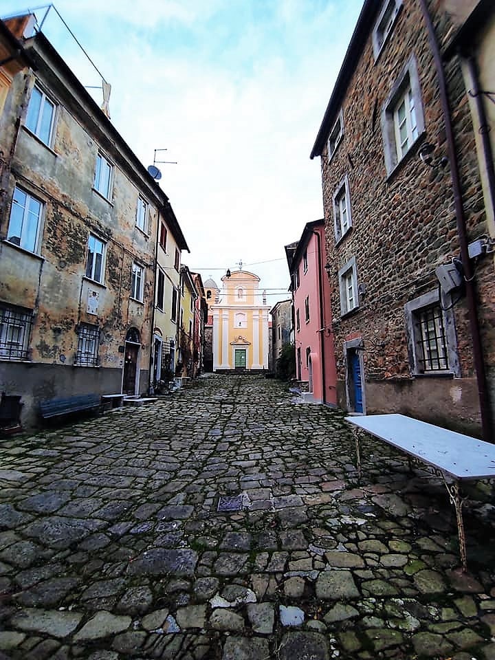 La piazza della Chiesa