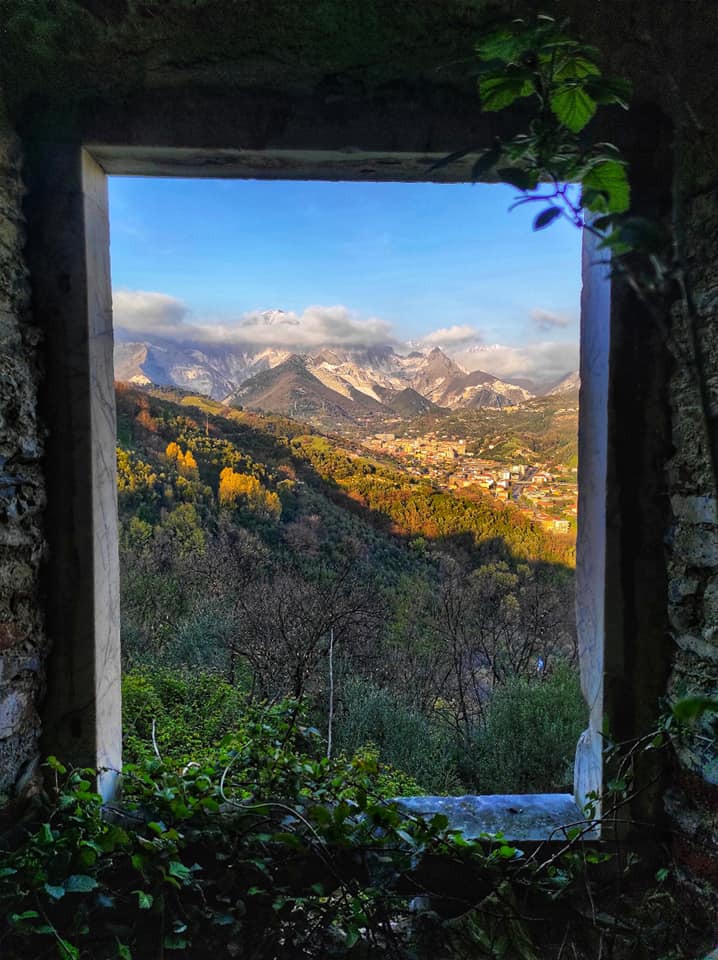 Vista sui monti dai Castelletti di Fossola