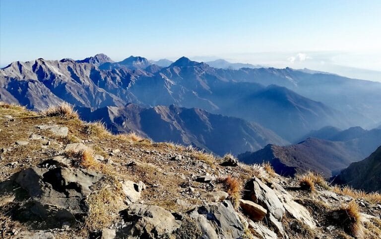 Vista delle vette Alpia Apuane dal Monte Sagro