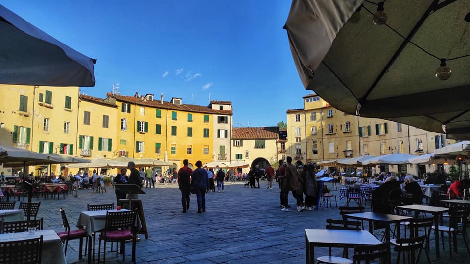 Cosa vedere a Lucca, piazza dell'anfiteatro