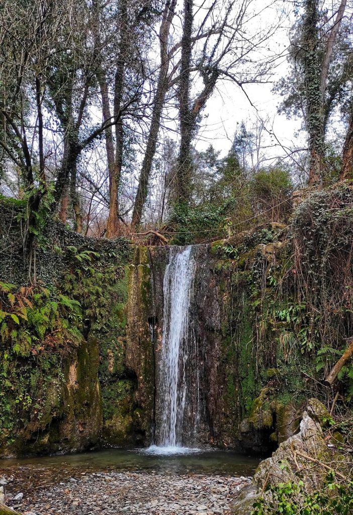 Cascata del Traaton in inverno