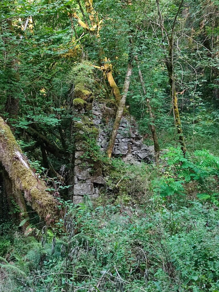 Pozze di Mochignano, I ruderi dell'antico mulino