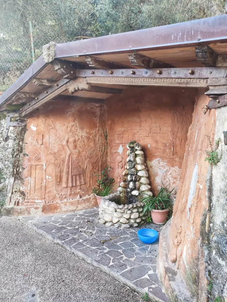 Fontana la Piastraccia, Casoli di Camaiore