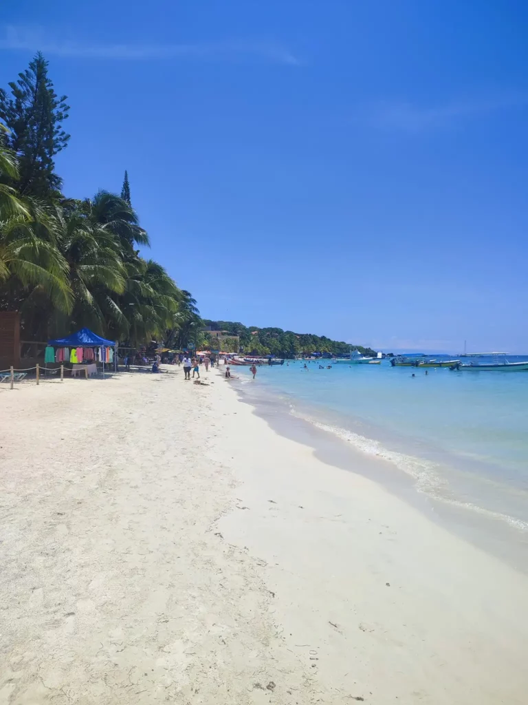 West bay Beach, un altro angolo della spiaggia