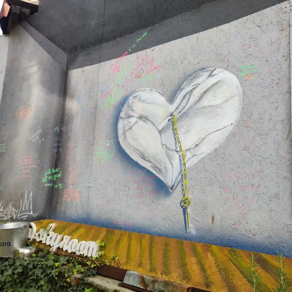 Murales Cuore di Marmo, Ec Island