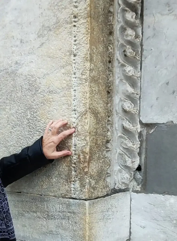 Unghie del Diavolo sul Duomo di Pisa